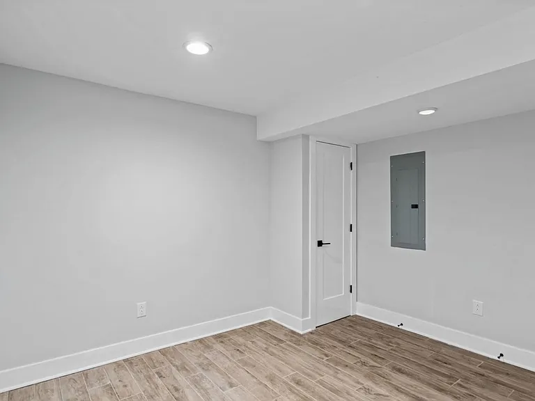 1410 N Marston St — Photo 23