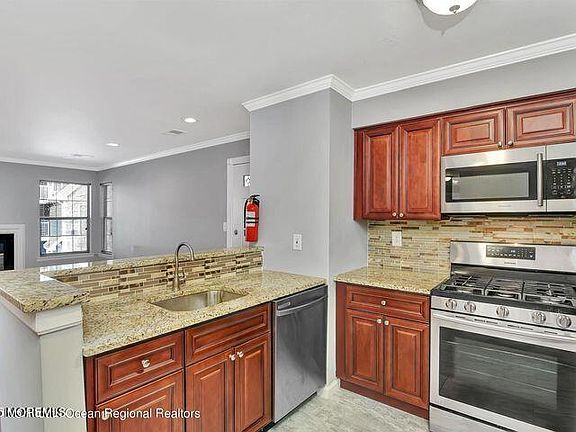 3rd image of 79 Crosspointe Dr