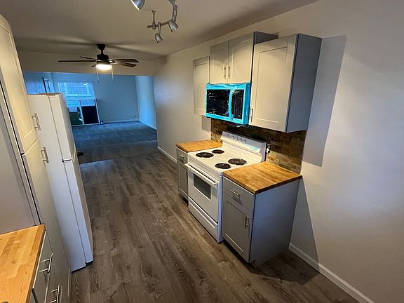 4th image of 944 Silver Dollar Ave Unit J