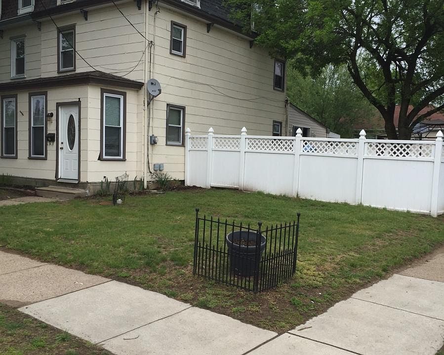 corner lot, fenced in yard