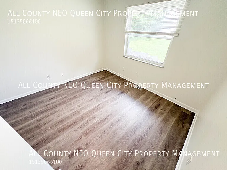 2725 McCall St — Photo 11