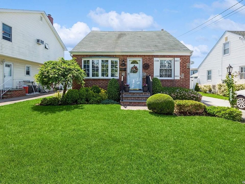 1st image of 231 Pershing Parkway