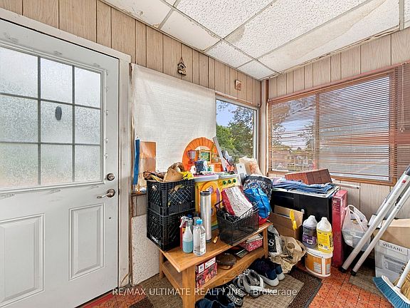 3rd image of 426 Woodfield Rd
