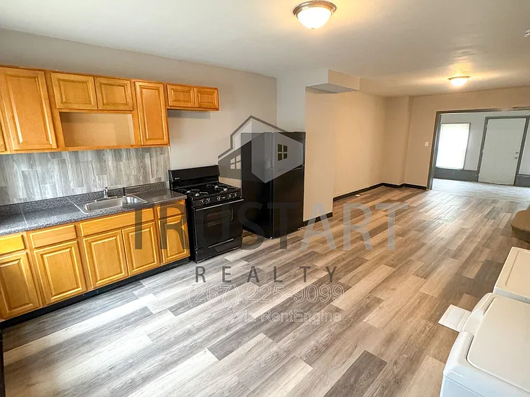 1533 S Allison St — Photo 1
