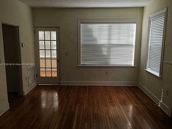 5th image of 929 Meridian Ave APT 2