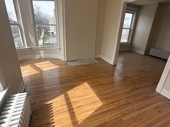 3rd image of 4058 W Van Buren St #2