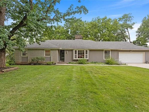 9910 Delmar Ln, Overland Park, KS 66207