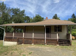218 SE Pitzer St, Roseburg, OR 97470