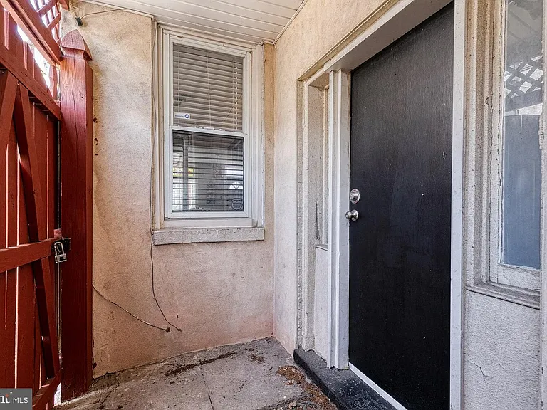106 S Castle St — Photo 34