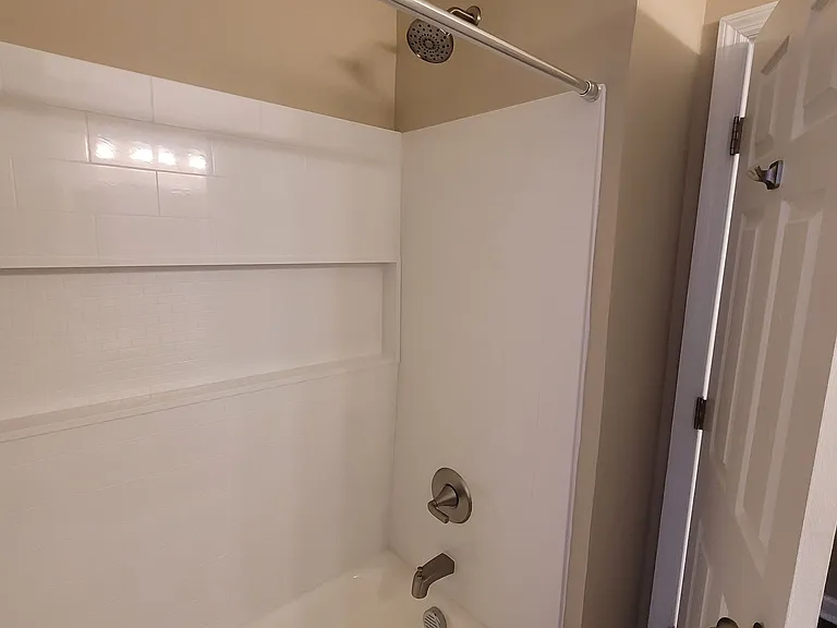 152 Chippendale Dr — Photo 8