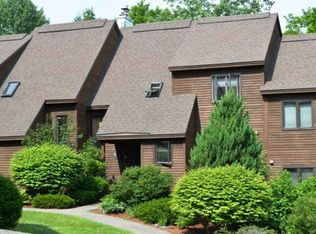 372 Acorn Ln, Shelburne, VT 05482