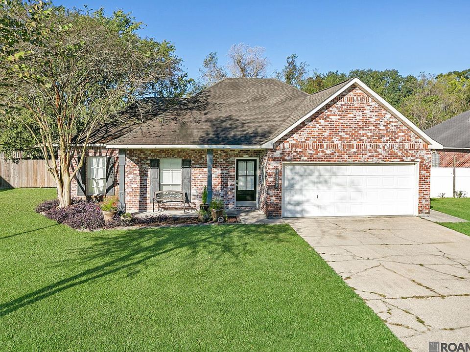 1st image of 16369 W Great Oak Ct