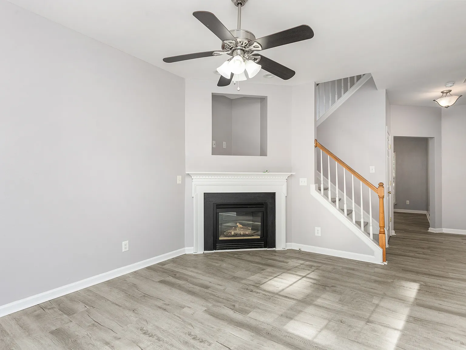 3 bed, 2.5 bath, 1944 sqft, $2,300 — Photo 4