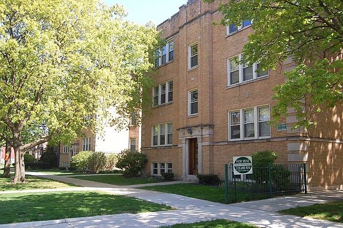 1st image of 1723 W Thorndale Ave #27-1B