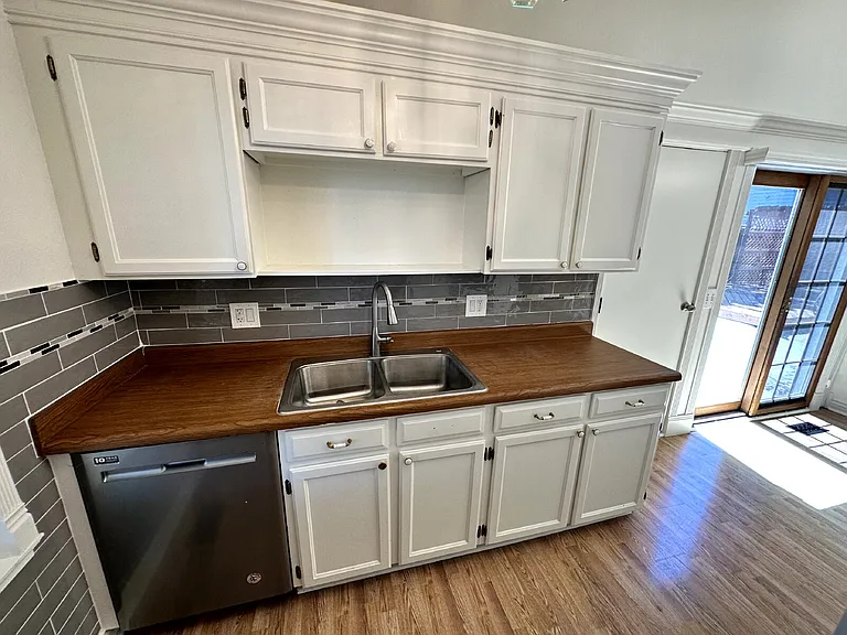 4825 S Pitkin Way — Photo 9