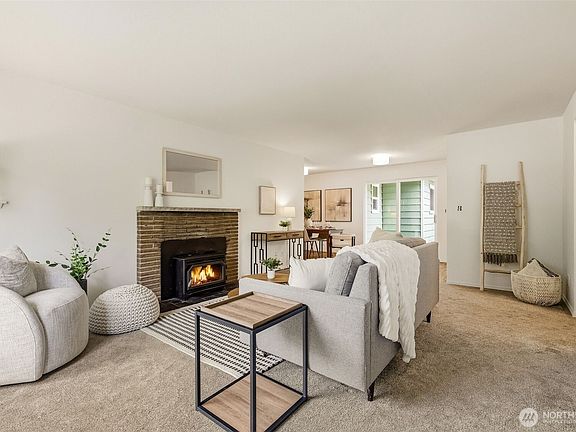 3rd image of 20211 24th Avenue NE