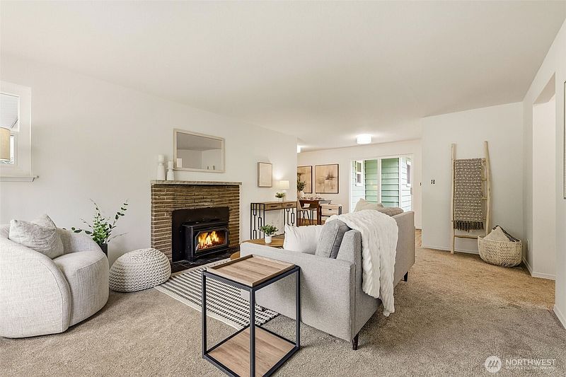 5th image of 20211 24th Avenue NE