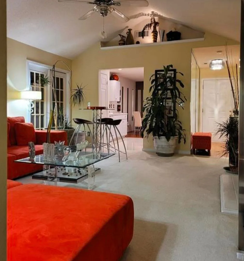 Room in 3 Bedroom Home at Klondike River Rd — Photo 2