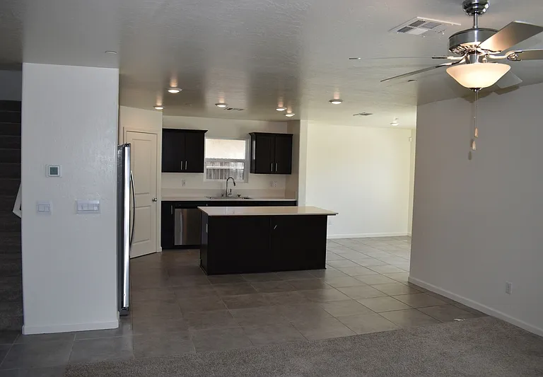 698 Jessie Dr — Photo 7
