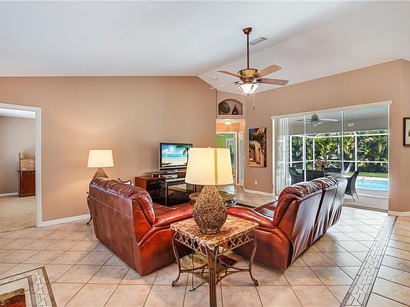 4th image of 5007 SW 21st Pl