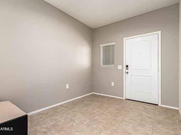 3rd image of 36543 W SAN CAPISTRANO Avenue