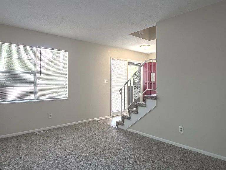 10724 W 88th Ter — Photo 3
