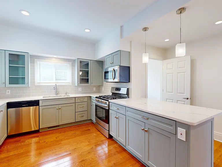 534 Abbott Rd #1 — Photo 3