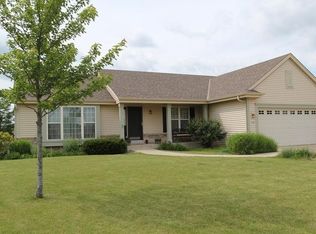 738 N Sandy Ln, Elkhorn, WI 53121