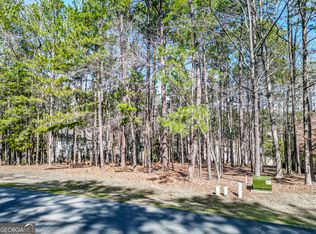 1050 Club Cove Dr, Greensboro, GA