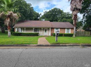 5800 Roble Loma Dr, Pensacola, FL 32526