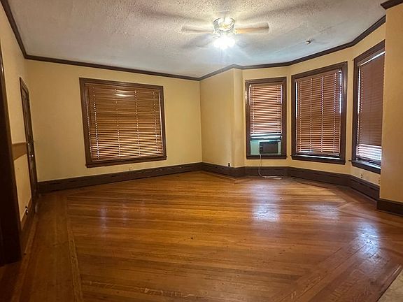 3rd image of 1136 5th Ave S APT 1