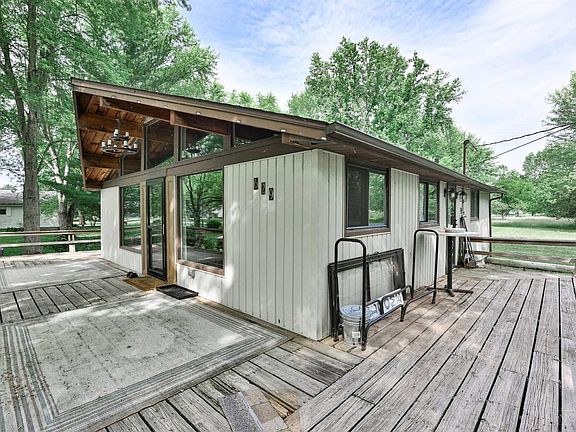 3rd image of 629 Manheim Dr