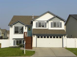 1704 N Tschirley Ln, Greenacres, WA 99016