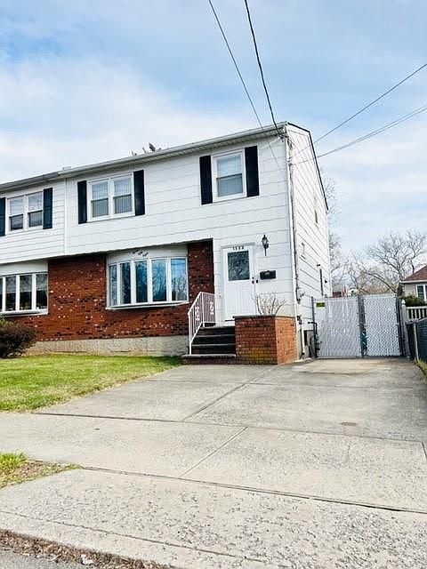 1st image of 1558 S Railroad Ave