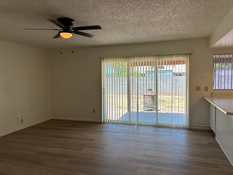 3672 W Oakland St — Photo 10