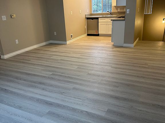 4th image of 20601 Seine Ave #X