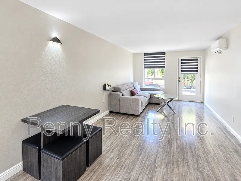 2 bed, 2.0 bath, 697 sqft, $2,895 — Photo 1