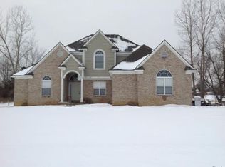 1920 Teakwood Dr, White Lake, MI 48383