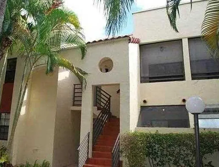 3535 Magellan Cir #3 — Photo 2