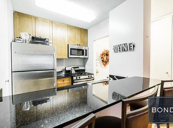 5th image of 115 E 34th St APT 3J