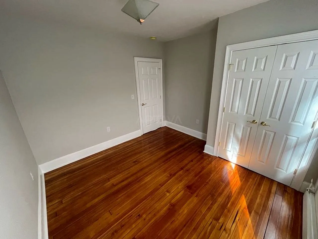 4 bed, 1200 sqft, $5,000 — Photo 3