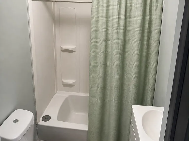 144 Franklin St #4 — Photo 4