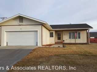 802 Minuteman Loop, North Pole, AK 99705