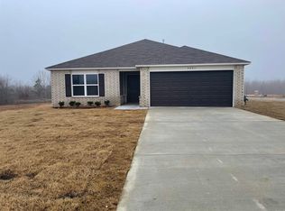 8001 White Spruce Trl, Bauxite, AR 72011