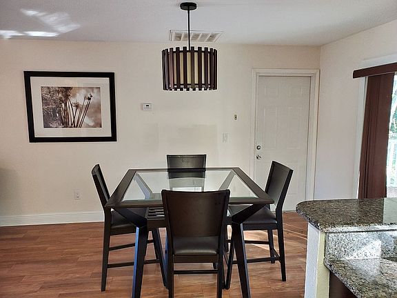 Breakfast nook area