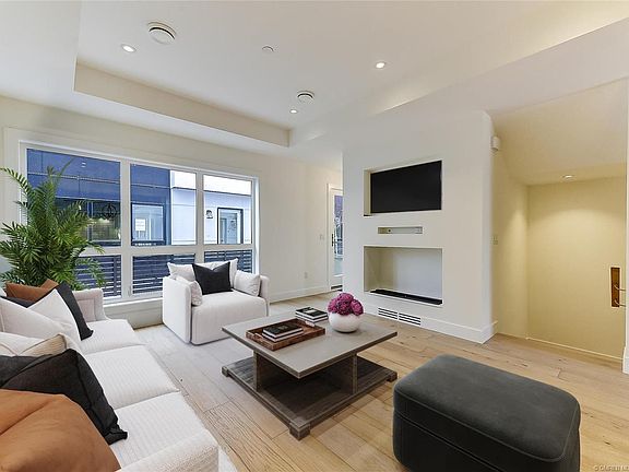 4th image of 1308 Richter St #105