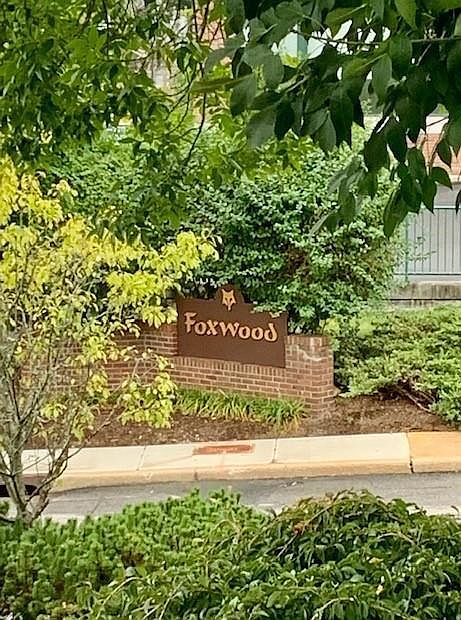 1st image of 74 Foxwood Cir