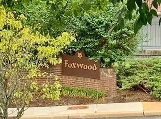 74 Foxwood Cir, Mount Kisco, NY 10549