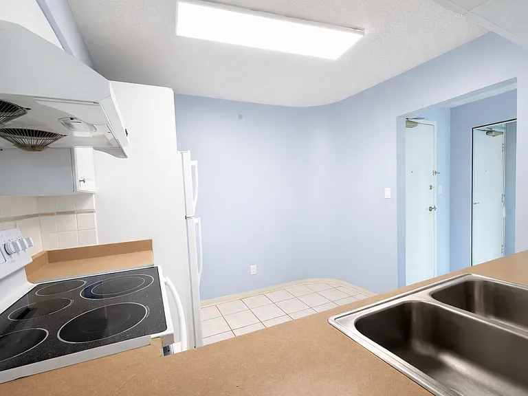 7500 Granville Ave #405 — Photo 11