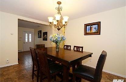 5th image of 26 Denise Dr